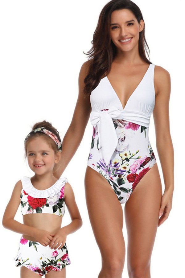 mum and daughter matching swimsuits